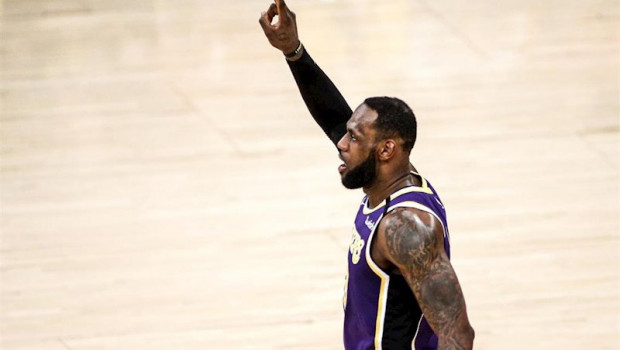 ep el jugador de los angeles lakers lebron james