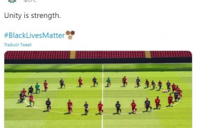 ep el liverpool se arrodilla contra el racismo y en homenaje a george floyd
