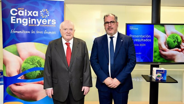 ep el presidente de caixa enginyers felix masjuan junto al director general de la banca cooperativa