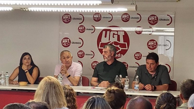 ep el secretario general de ugt pepe alvarez segundo por la derecha en una asamblea con delegados