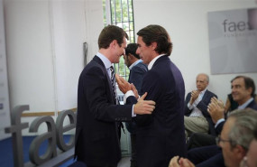 ep i-d el presidente del partido popular pablo casado y el expresidente del gobierno jose maria