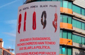 ep la fachada de la sede de ciudadanos en madrid con una imagen con chorizos para denunciar la