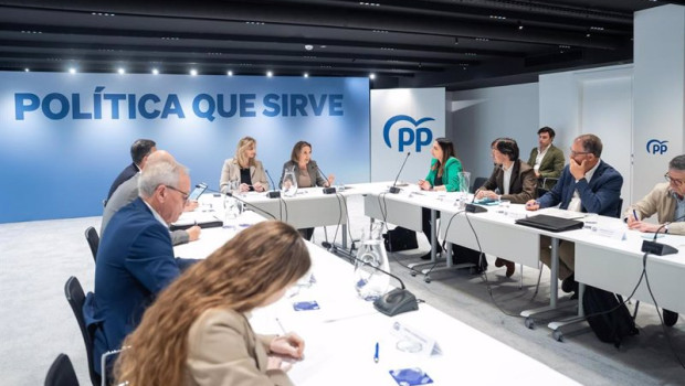 ep la secretaria general del pp cuca gamarra y la vicesecretaria de desarrollo sostenible paloma
