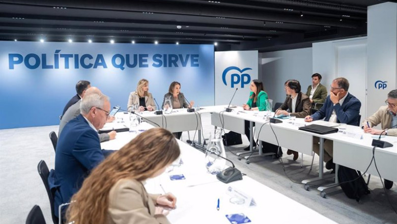 ep la secretaria general del pp cuca gamarra y la vicesecretaria de desarrollo sostenible paloma ep la secretaria general del pp cuca gamarra y la vicesecretaria de desarrollo sostenible paloma
