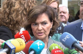 ep la vicepresidenta del gobierno carmen calvo atiende a los medios tras visitar la asociacion