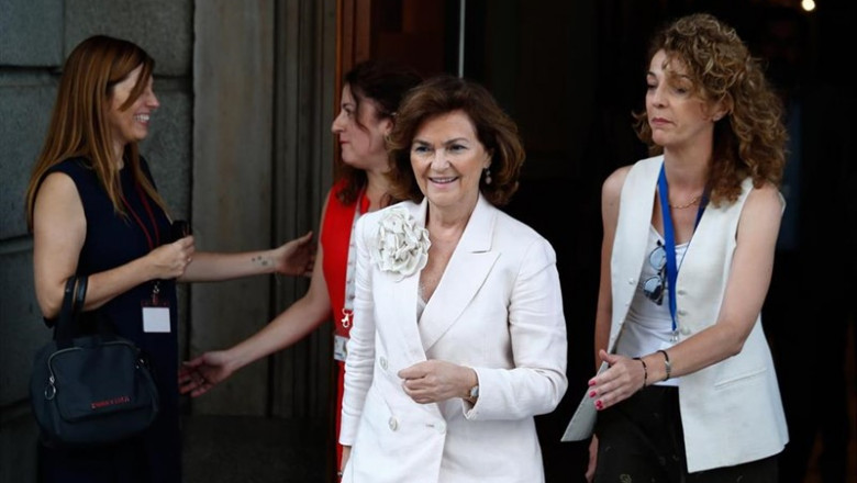 La vicepresidenta del Gobierno en funciones, Carmen Calvo, a su llegada a la segunda seunda sesión del debate de investidura del candidato socialista a la Presidencia del Gobierno, Pedro Sánchez. | Óscar J.Barroso/AFP7 - Europa Press ep la vicepresidentagobiernofunciones carmen calvo allegadala segunda seunda sesiondebateinvestiduracandidato socialistala presidenciagobierno pedro sanchez