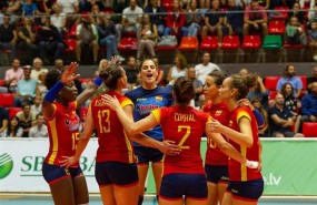 ep las jugadorasla seleccion espanola femeninavoleibol celebranpunto