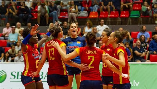 ep las jugadorasla seleccion espanola femeninavoleibol celebranpunto