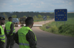 ep militares de la brigada extremadura xi en la frontera con portugal