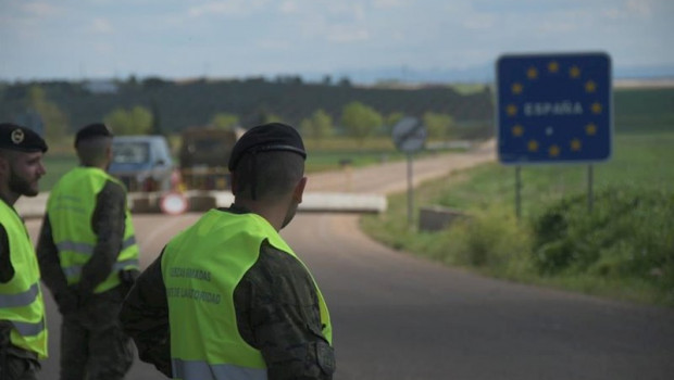 ep militares de la brigada extremadura xi en la frontera con portugal