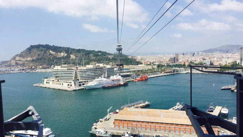 Un crucero atracado en el Puerto de Barcelona. | FOMENT DEL TREBALL ep un crucero atracado en el puerto de barcelona 20220613143803