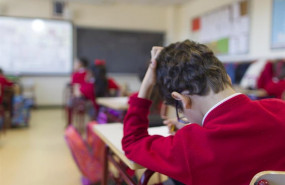 ep un joven estudiante en un aula de un colegio madrileno