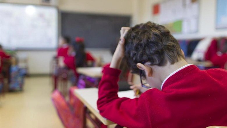 ep un joven estudiante en un aula de un colegio madrileno