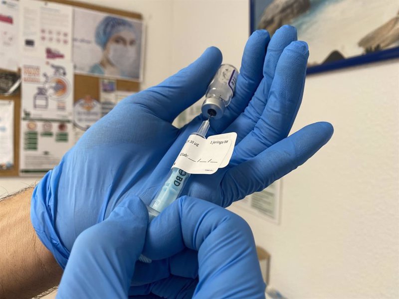 Sanidad recomienda inyectar el refuerzo contra el Covid a los 5 meses de pasar la infección