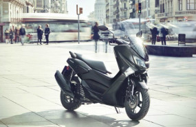 nmax125 001