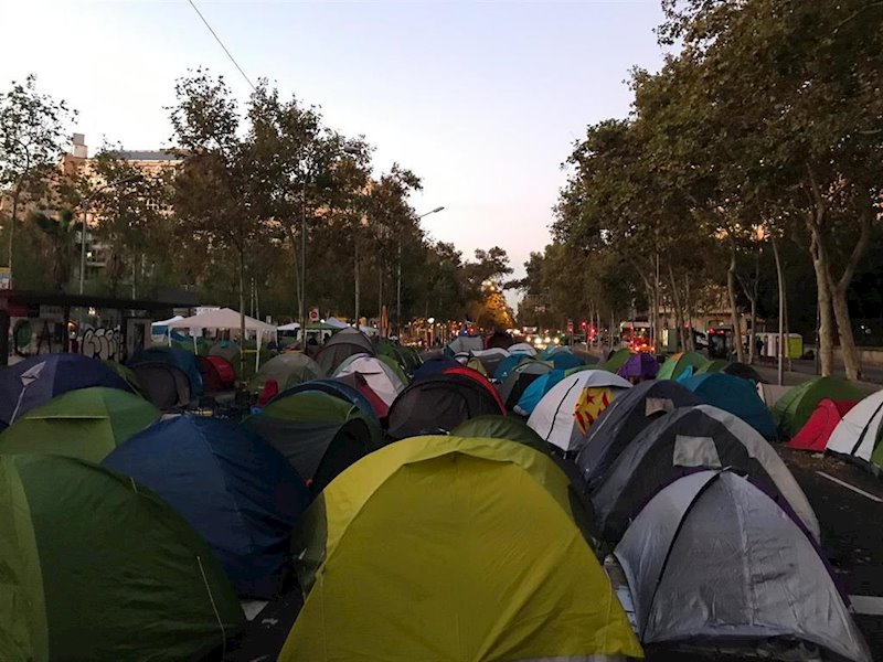 ep acampados en plaza universitat