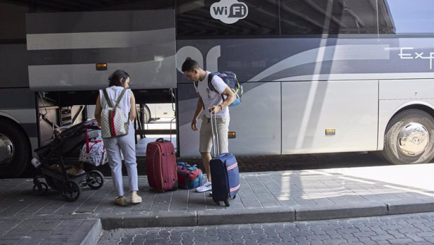 ep archivo   el autobus refuerza sus servicios en agosto para atender a 143 millones de viajeros