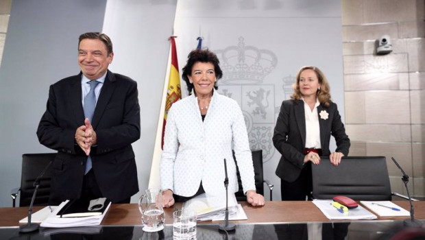 ep archivo   el ministro de agricultura pesca y alimentacion luis planas la ministra portavoz y de