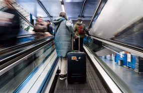 ep archivo   pasajeros en la estacion de tren de atocha en madrid espana