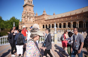 ep archivo   turistas pasean por la plaza de espana a 10 de mayo de 2024 en sevilla andalucia espana