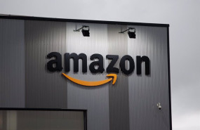 ep archivo   un centro logistico de amazon en madrid espana