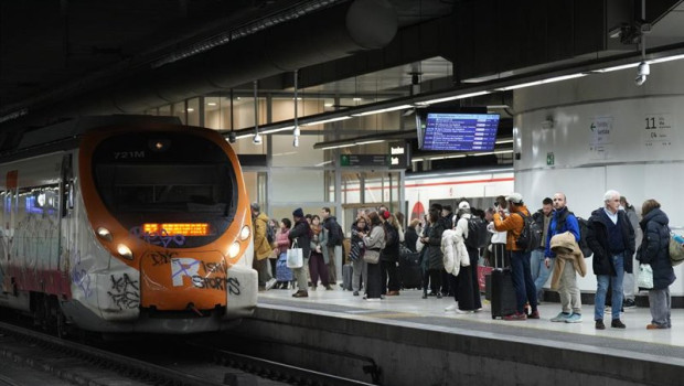 ep archivo   usuarios de rodalies en la estacion de sants a 27 de enero de 2026 en barcelona