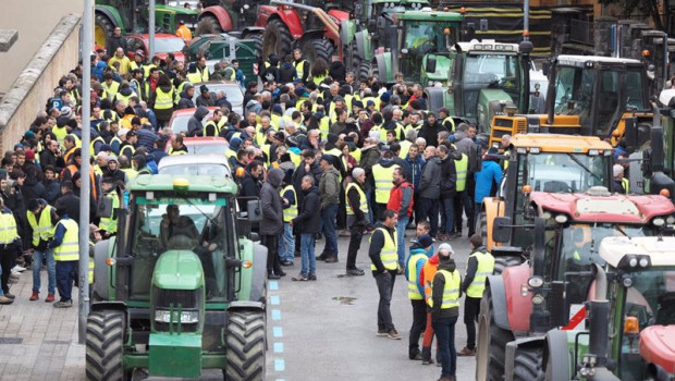 ep concentracion en pamplona de agricultores y tractores