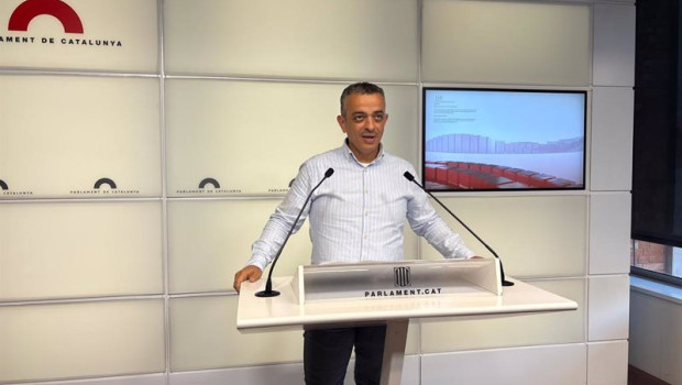 ep el portavoz de elite taxi tito alvarez en rueda de prensa este miercoles en el parlament ep el portavoz de elite taxi tito alvarez en rueda de prensa este miercoles en el parlament