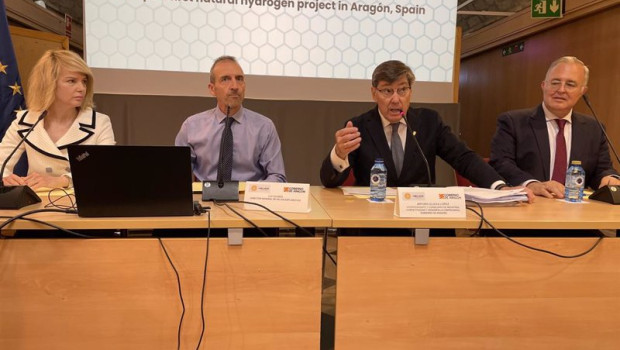 ep el vicepresidente del gobierno de aragon arturo aliaga ha asistido a la presentacion del proyecto