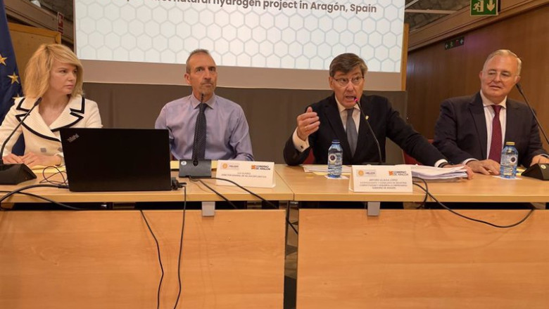 ep el vicepresidente del gobierno de aragon arturo aliaga ha asistido a la presentacion del proyecto ep el vicepresidente del gobierno de aragon arturo aliaga ha asistido a la presentacion del proyecto