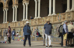 ep imagenes de recurso de turistas en la plaza de espana de sevilla andalucia espana a 22 de octubre