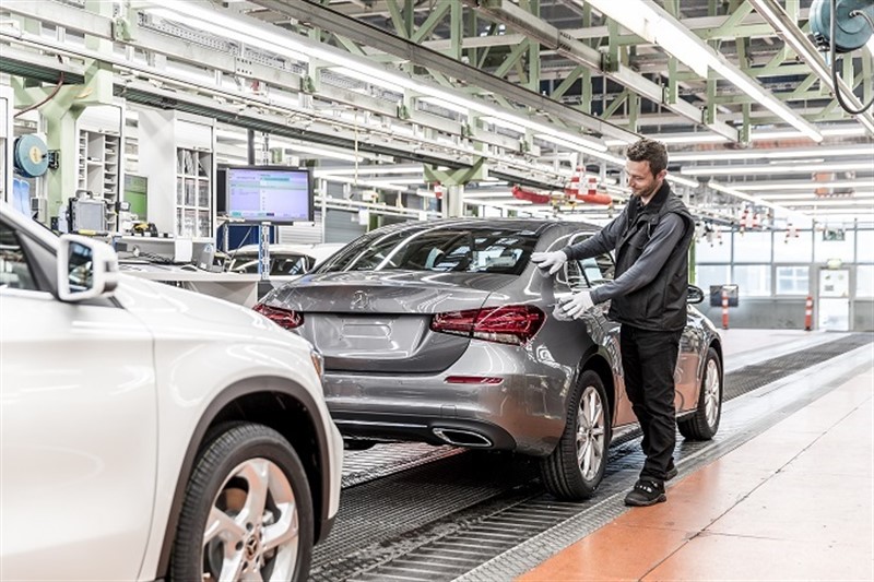 https://img6.s3wfg.com/web/img/images_uploaded/b/5/ep_mercedes-benz_iniciarastatt_alemania_la_produccionclasesedan.jpg