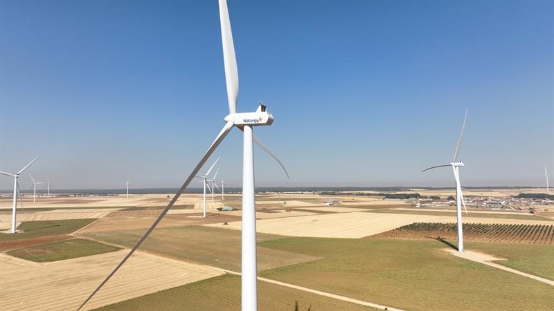 Naturgy construye 683 MW renovables en España con una inversión de 528 millones