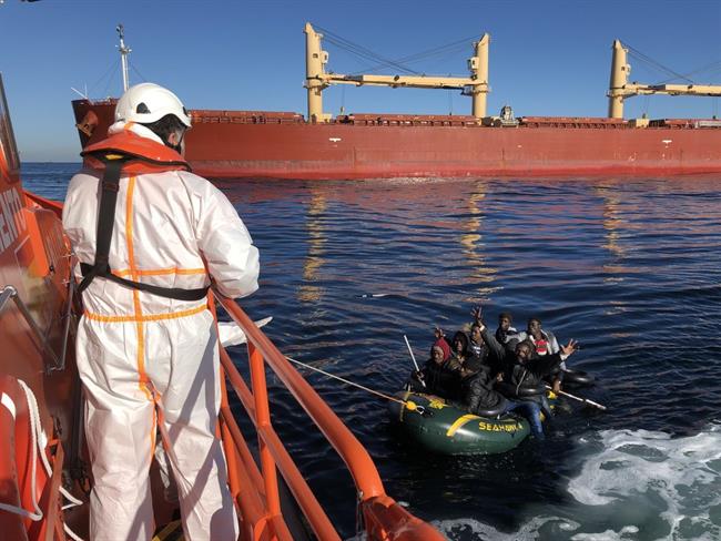Patera rescatada por Salvamento Marítimo | SALVAMENTO MARÍTIMO ep patera rescatadasalvamento maritimo
