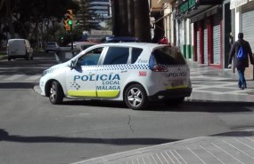 ep policia localmalaga coche recursos agentes local patrulla calle