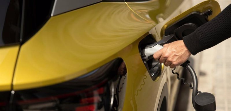 Solo el 4% de los coches eléctricos a la venta en España tiene un precio inferior a los 25.000 euros. | SUMAUTO ep solo el 4 de los coches electricos a la venta en espana tiene un precio inferior a los 25000