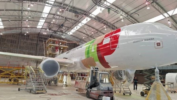 ep tap air portugal instala una capa base de pintura mas ligera que reduce hasta 26 kg de peso por