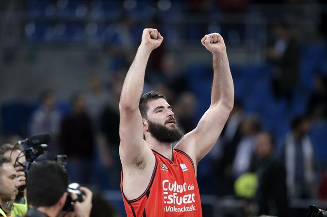 Valencia Basket celebra el pase a la final de la Eurocup | ACB MEDIA ep valencia basket celebrapasela finalla eurocup