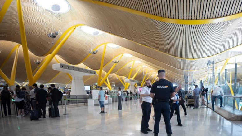 ep viajeros en el aeropuerto adolfo suarez madrid barajas a 15 de septiembre de 2025 en madrid ep viajeros en el aeropuerto adolfo suarez madrid barajas a 15 de septiembre de 2025 en madrid