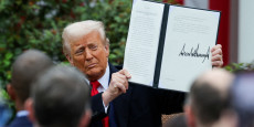 le president americain trump prononce un discours sur les tarifs douaniers a la maison blanche 