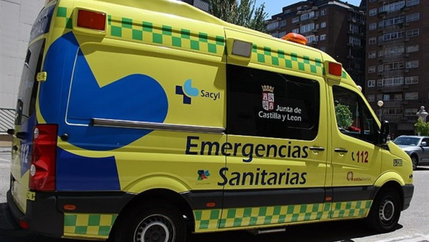 ep amp- sucesos- intoxicadas cinco personas por inhalacion de humo en el incendio de una vivienda en