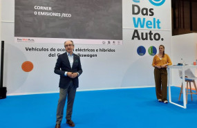 ep antonio garcia y carolina valles en el salon del vehiculo de ocasion de madrid