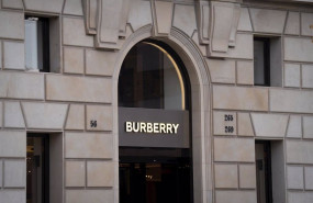 ep archivo   fachada del edificio donde se encuentra la tienda burberry en el paseo de gracia en