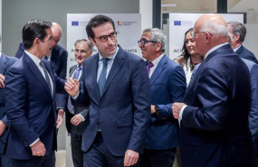 ep archivo   i del presidente del bbva carlos torres vila el ministro de economia comercio y empresa