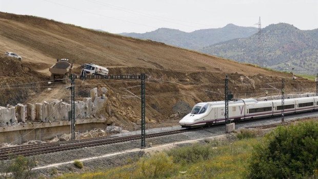 ep archivo   imagen de un tren ave a su paso por el punto donde tuvo lugar el desprendimiento de un