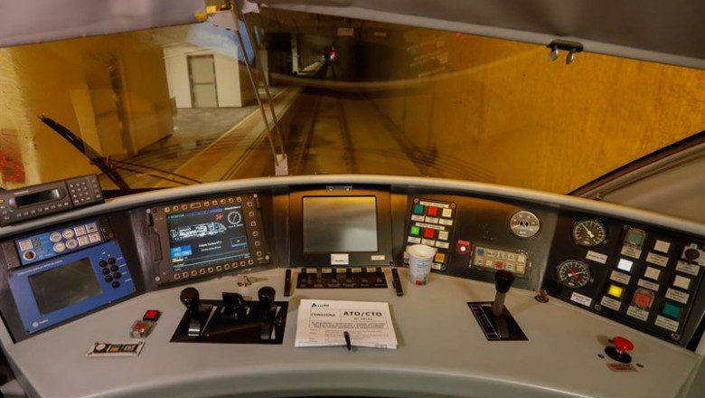 Archivo - Interior del tren laboratorio de Adif a su llegada a la estación de Murcia del Carmen, a 13 de mayo de 2022 | Edu Botella - Europa Press - Archivo ep archivo interior del tren laboratorio de adif a su llegada a la estacion de murcia del carmen a