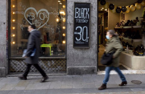 ep archivo un escaparate de una tienda anunciando descuentos por el black friday en la campana del ep archivo un escaparate de una tienda anunciando descuentos por el black friday en la campana del