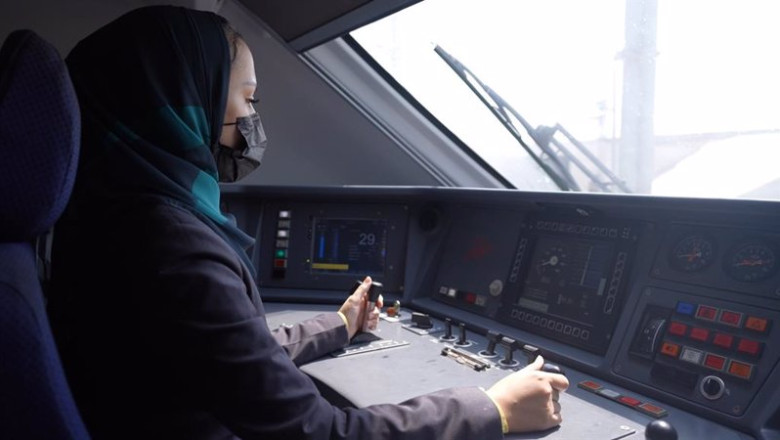 ep archivo una de las mujeres maquinistas que se ha incoporado a la sucursal saudi de renfe ep archivo una de las mujeres maquinistas que se ha incoporado a la sucursal saudi de renfe