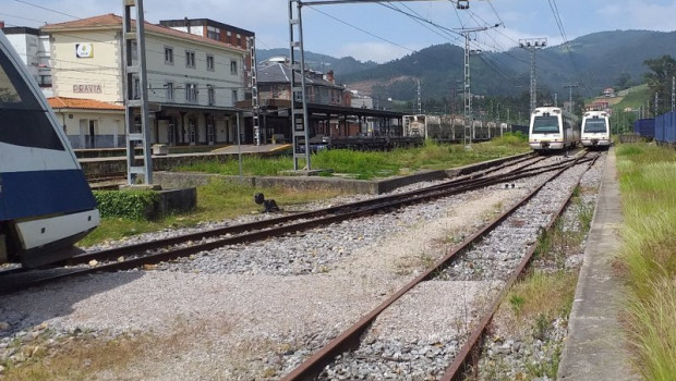 ep archivo   vias del tren de la red de cercanias de asturias