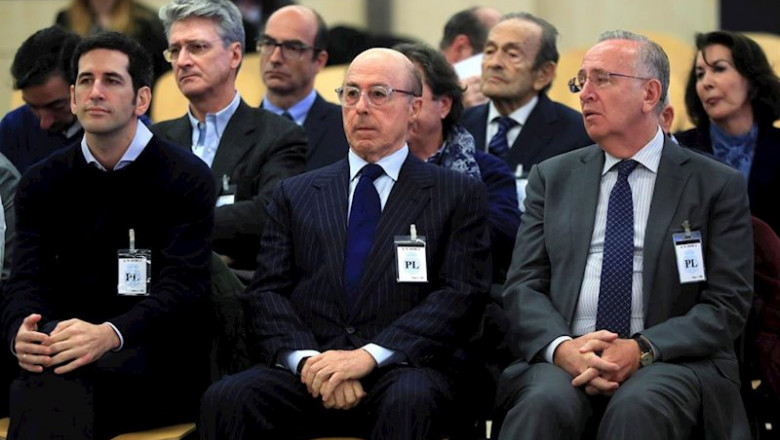 El antiguo presidente del grupo Pescanova Manuel Fernández de Sousa (d), junto a los máximos responsables de la empresa entre 2009 y 2013, se sienta en el banquillo de la Audiencia Nacional | Pool ep el antiguo presidente del grupo pescanova manuel fernandez de sousa d junto a los maximos